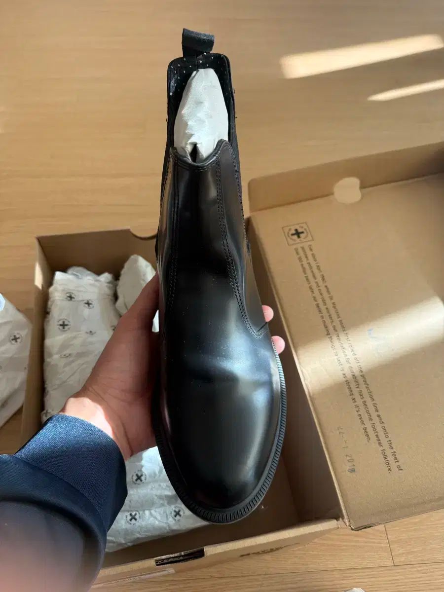 DR. MARTENS ドクターマーチン フローラ チェルシーブーツ 14649001 270