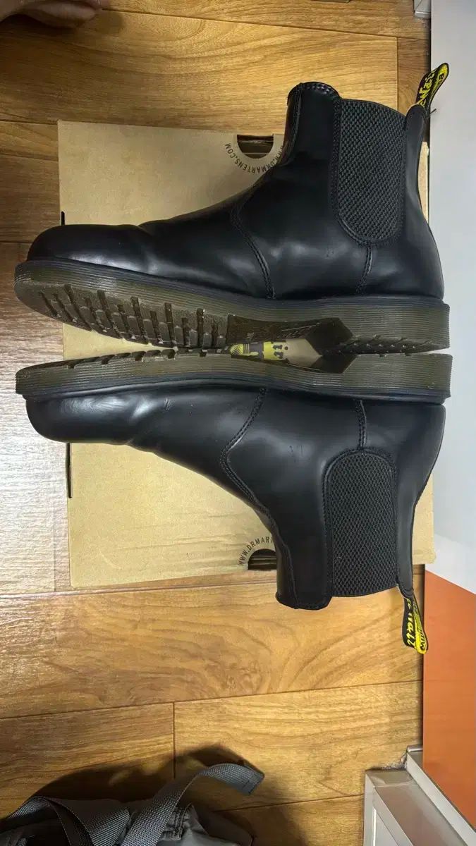 DR. MARTENS ドクターマーチン チェルシーブーツ 2976