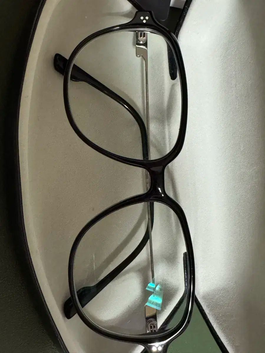 ジェントルモンスター アナ