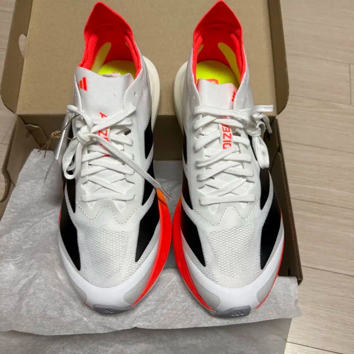 アディゼロ OVERDRIVE RC ランニングシューズ JR9380