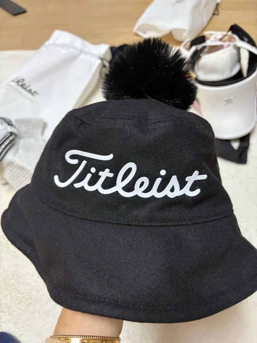タイトリスト ブラック ポンポン ゴルフ 帽子