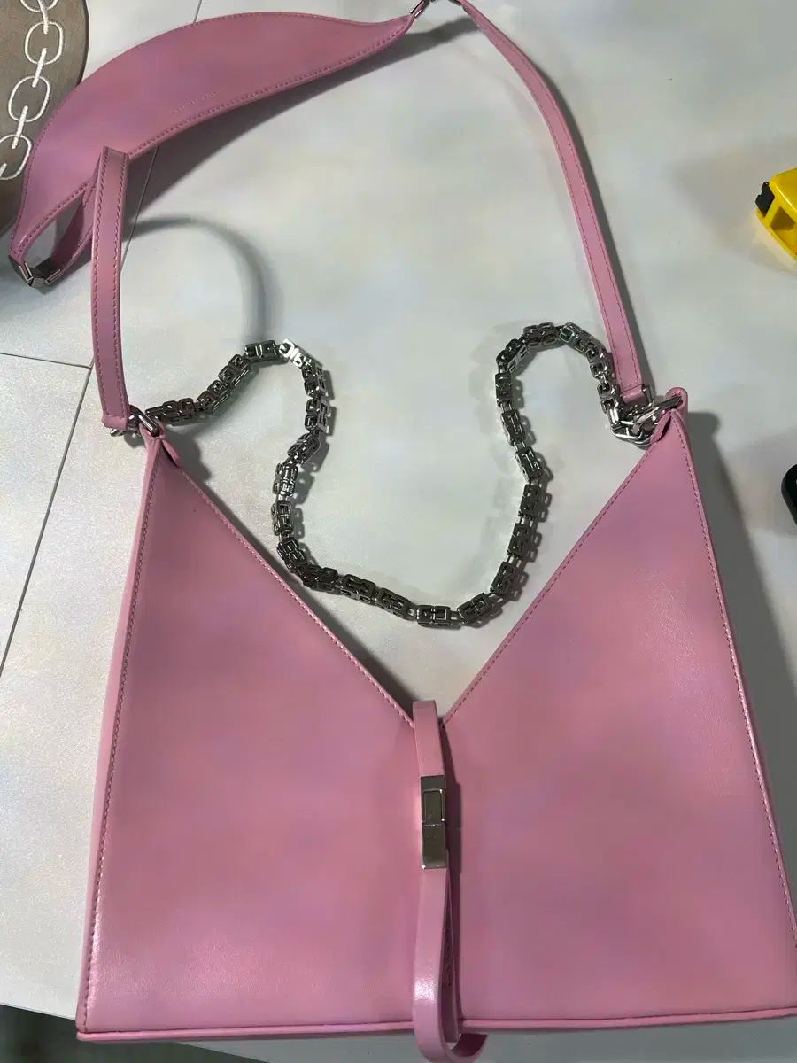 ジバンシィ カットアウトバッグ スモール