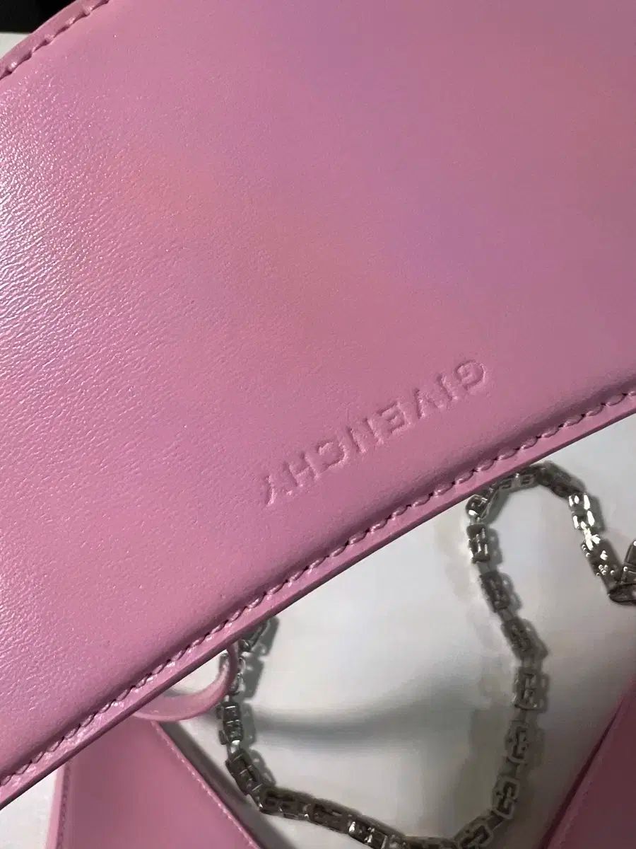 全品本物! ジバンシィ カットアウトバッグ スモール 【有名な】