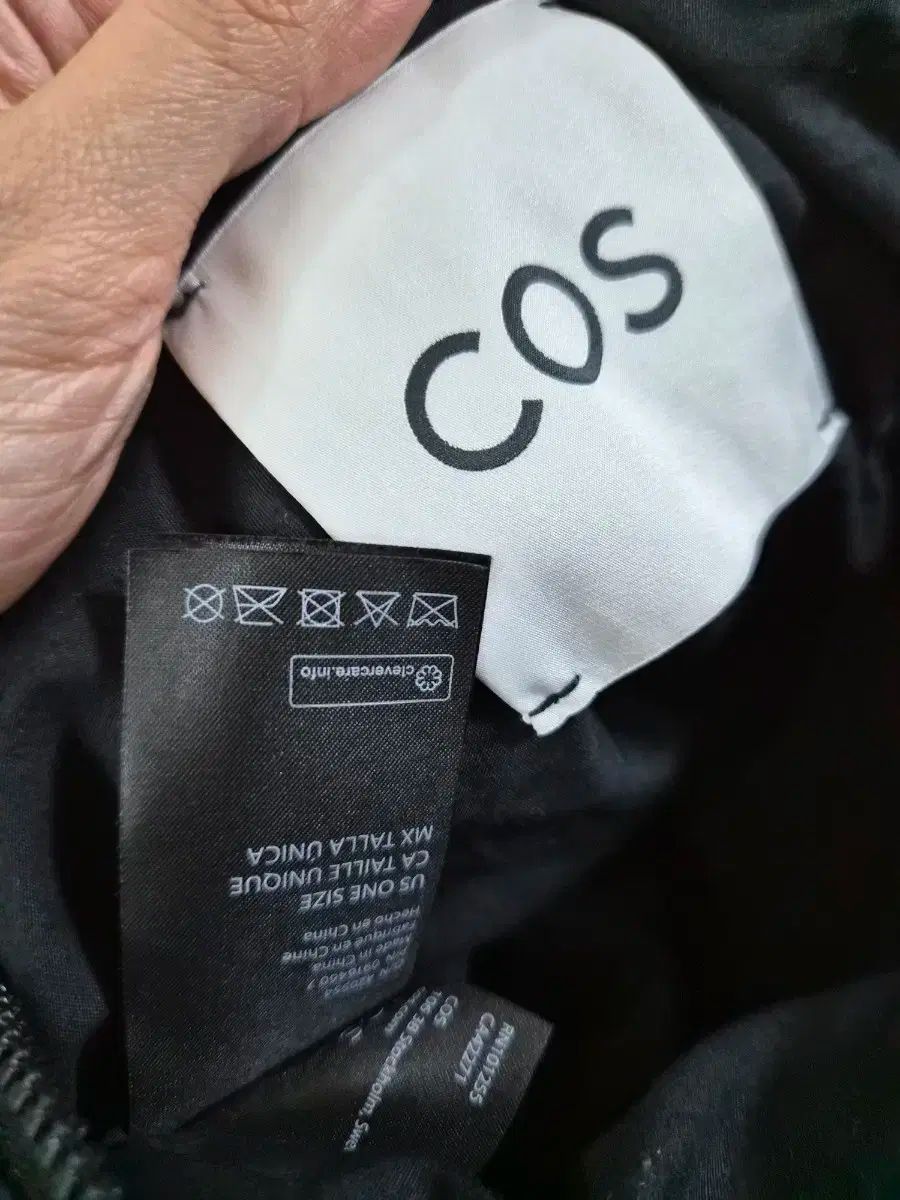 COS キルティング クラウドバッグ オーバーサイズ