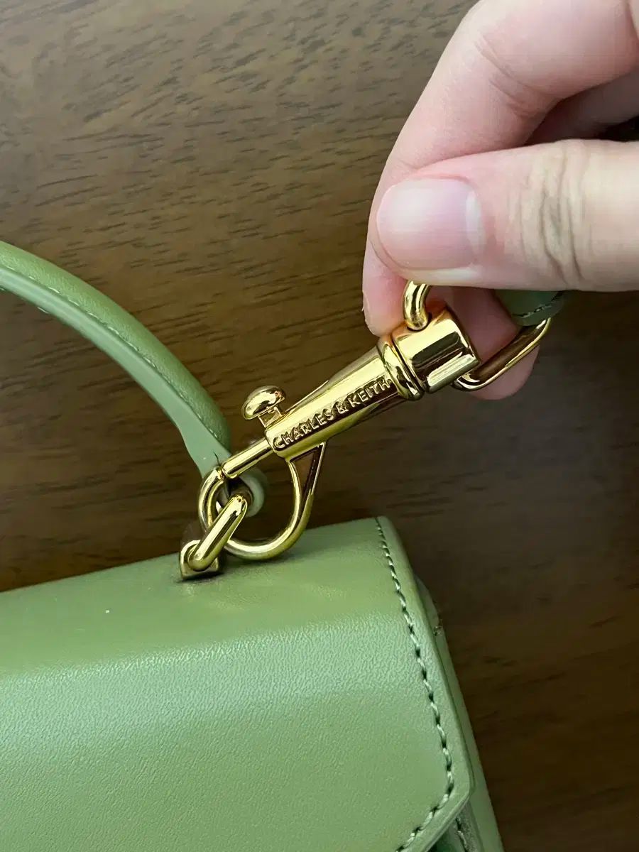 チャールズアンドキース 緑