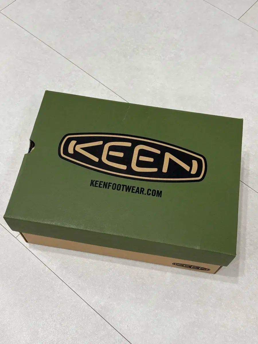 KEEN キーン ジャスパー スウェード スニーカー スメル 270サイズ