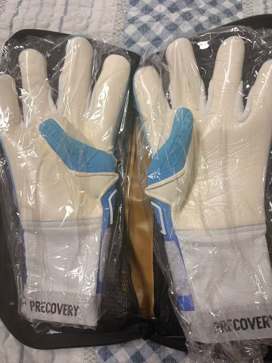  江原FC₍カンウォンFC パク チョンヒョ選手 キーパーグローブ サッカーボール サッカー フットサル