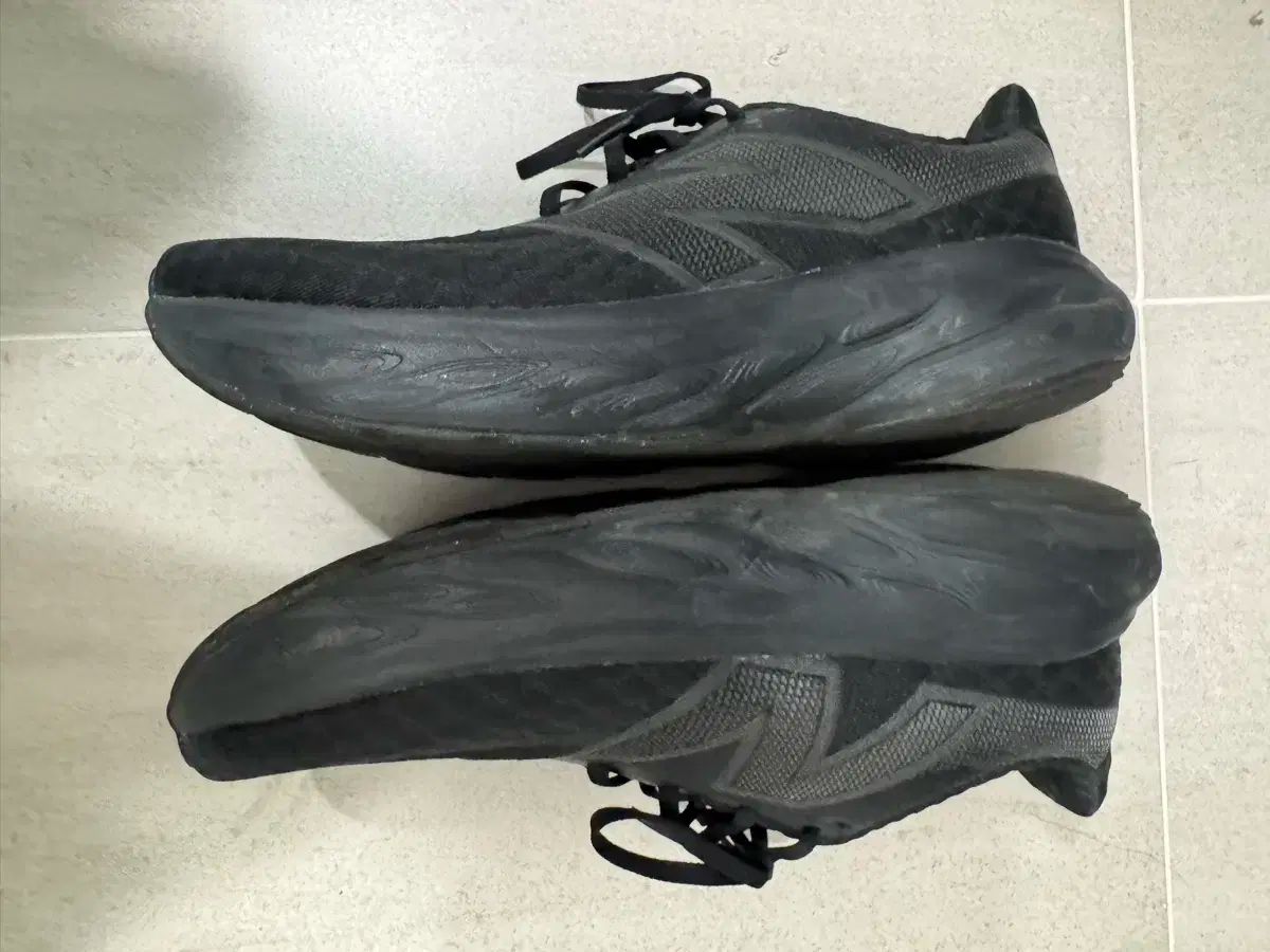 ニューバランス