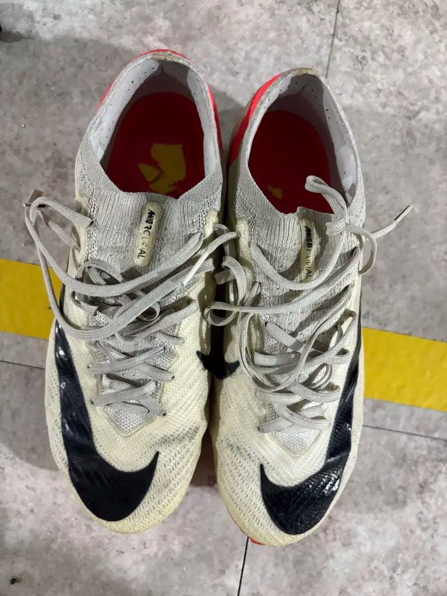 ナイキ マーキュリアル ヴェイパー 260