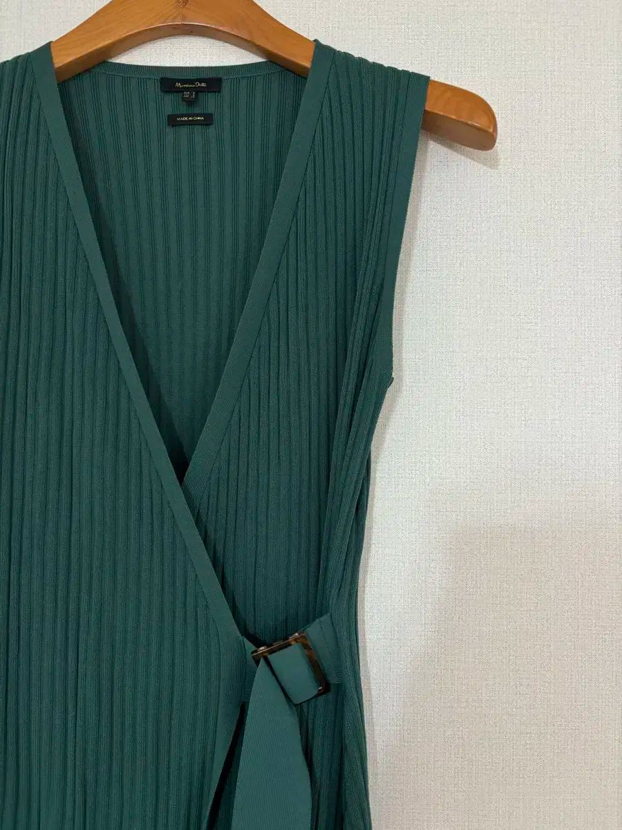 マッシモ ドゥッティ Vネック ONE PIECE Sサイズ 最高 55-66