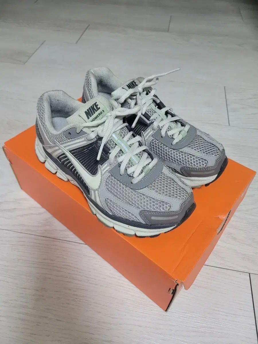 ナイキ ズーム ボメロ 5 コブルストン 230