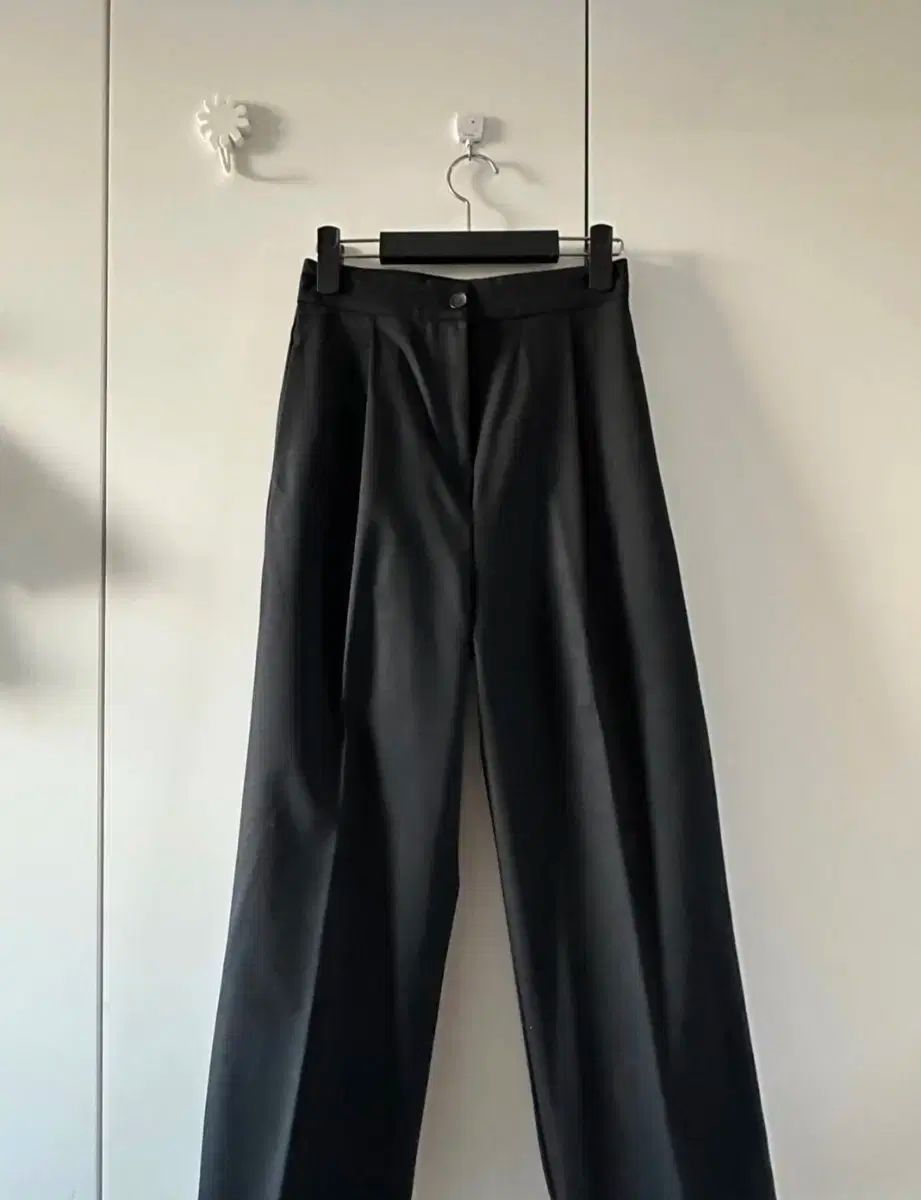 ブラック ワイド