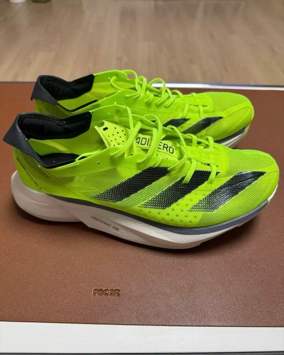 アディダス アディゼロ