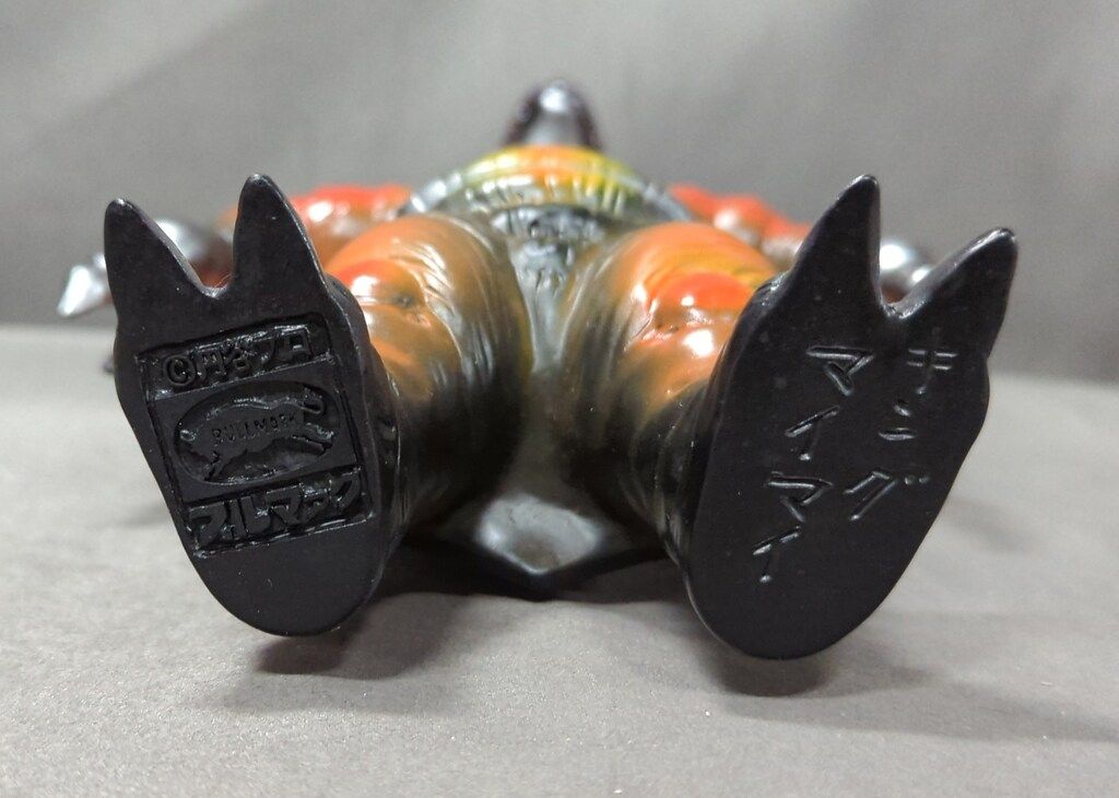 ete×一ツ山佳子コラボ tattooピアス 右耳用 ete｜Cry.×スタイリスト