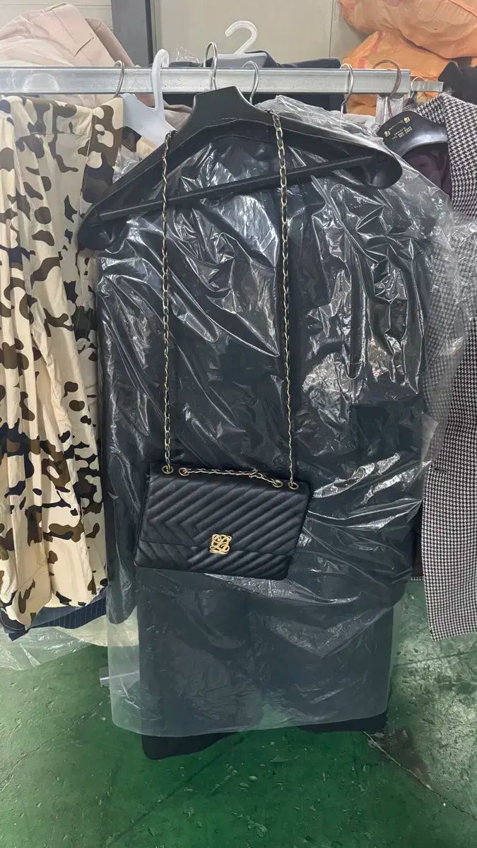 ルイキャトルズ ブラック