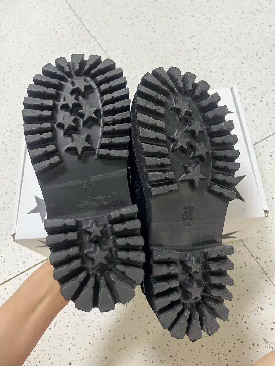  ヤセ x PLZPROJECT ノバ クロッグ ブラック サンダル サンダル ミュール