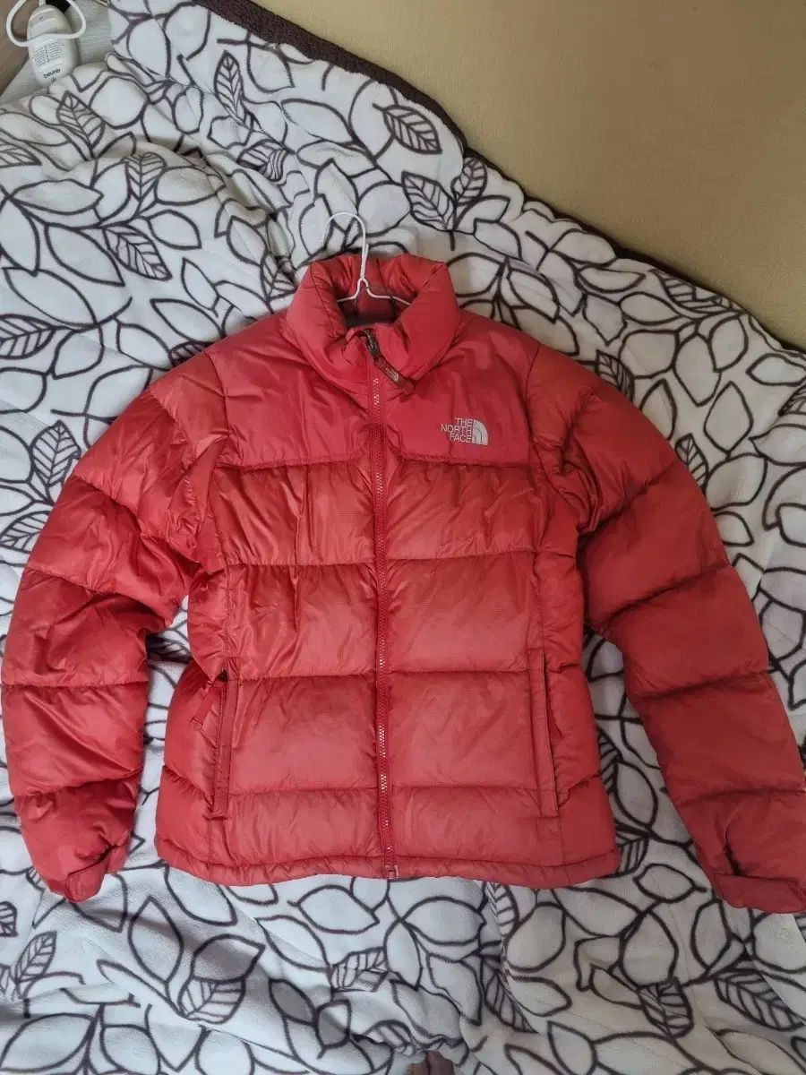 ザノースフェイス レッド ピンク色 ダウン アウター