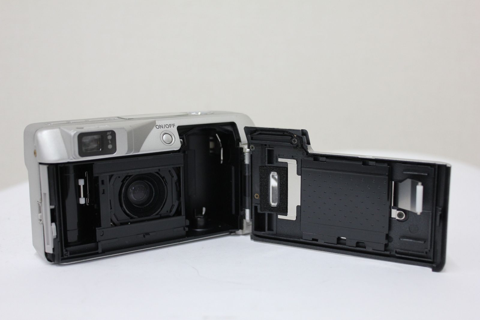 コンパクトカメラ