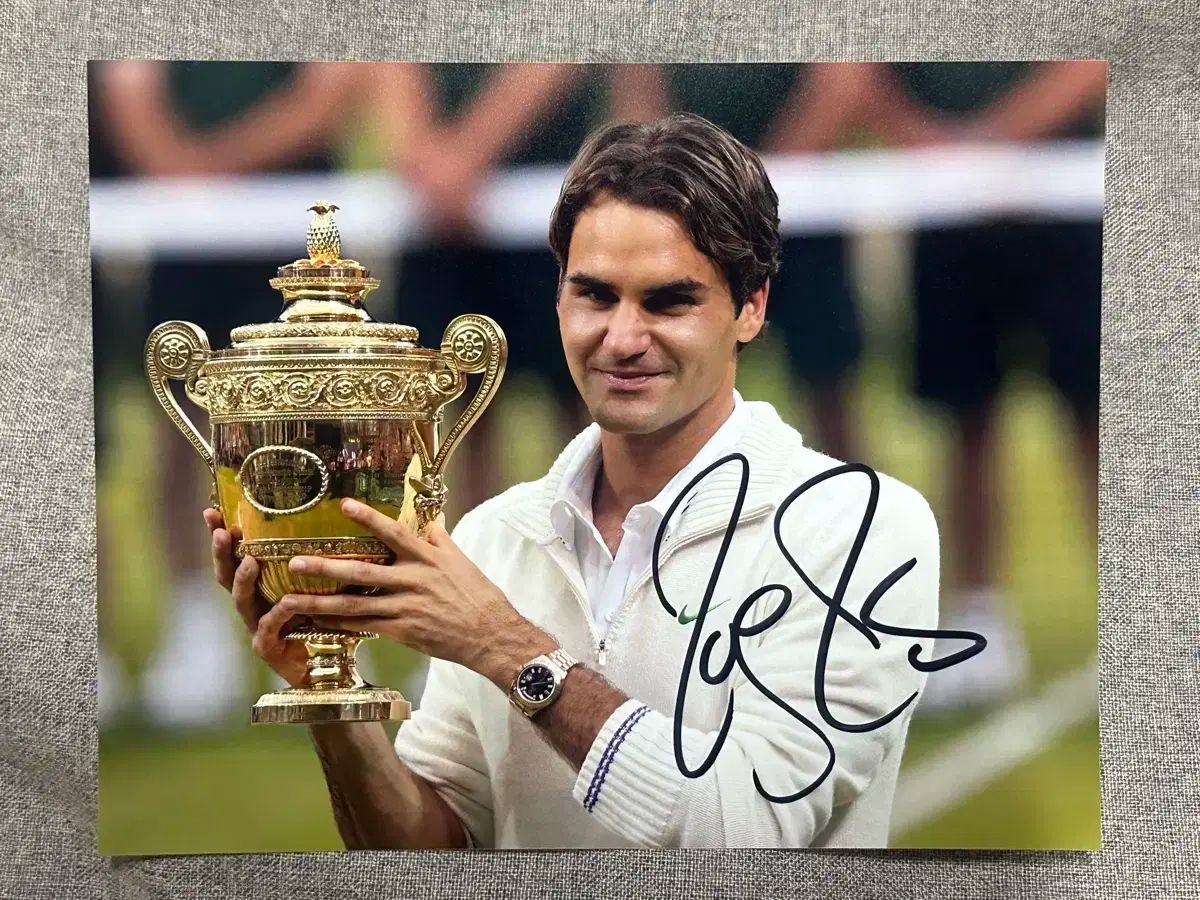 ゴール D ロジャー フェザー サイン入り 写真 8x10