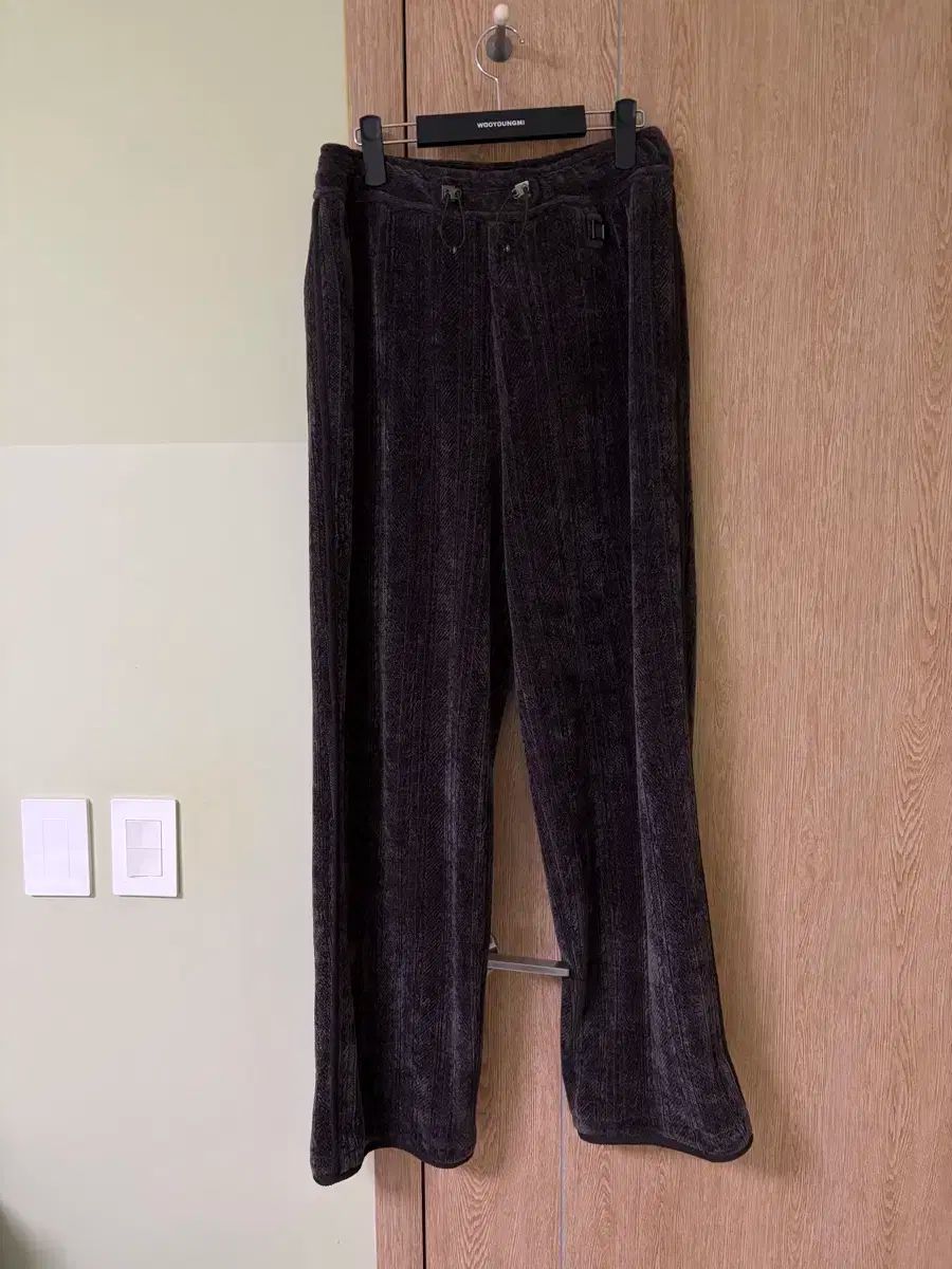 WOOYOUNGMI ウーヨンミ 25fw ツアーベルベット パンツ ブラックorカーキ 1点のみ