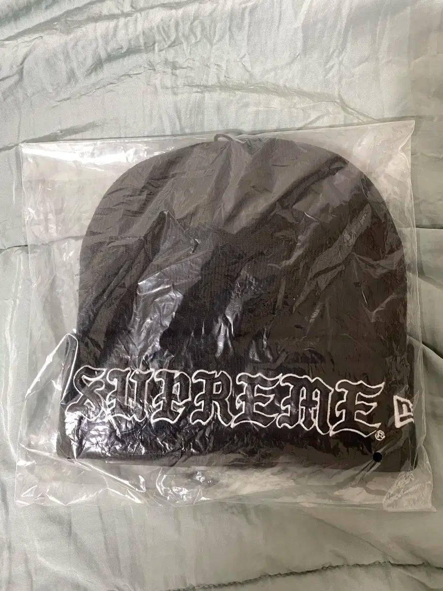 シュプリーム ニューエラ ビーニー