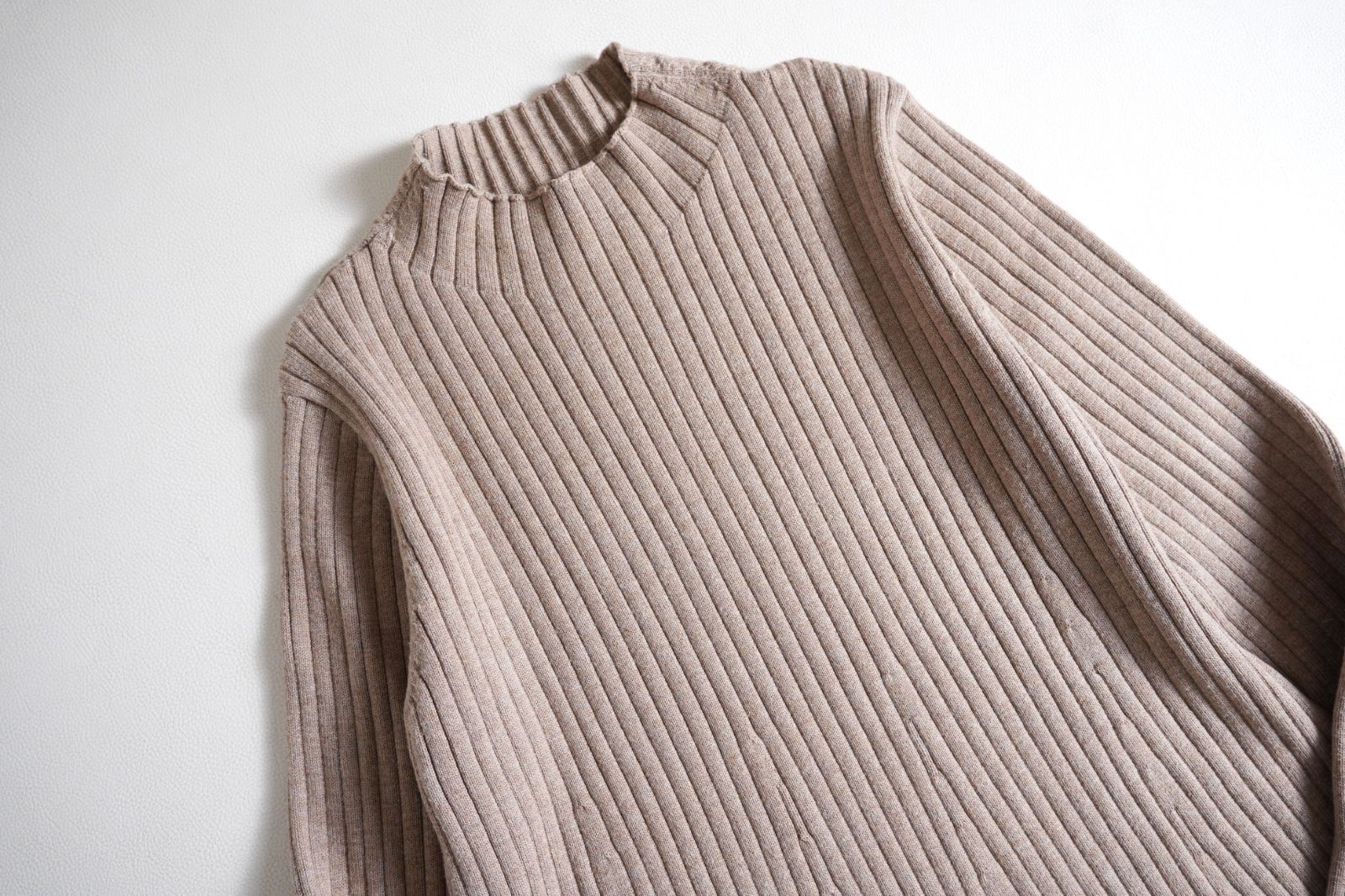 748 t 1 er Arrondissement プルミエアロンディスモン ウール混 リブニット フ ワンピース サイズ ベージュ