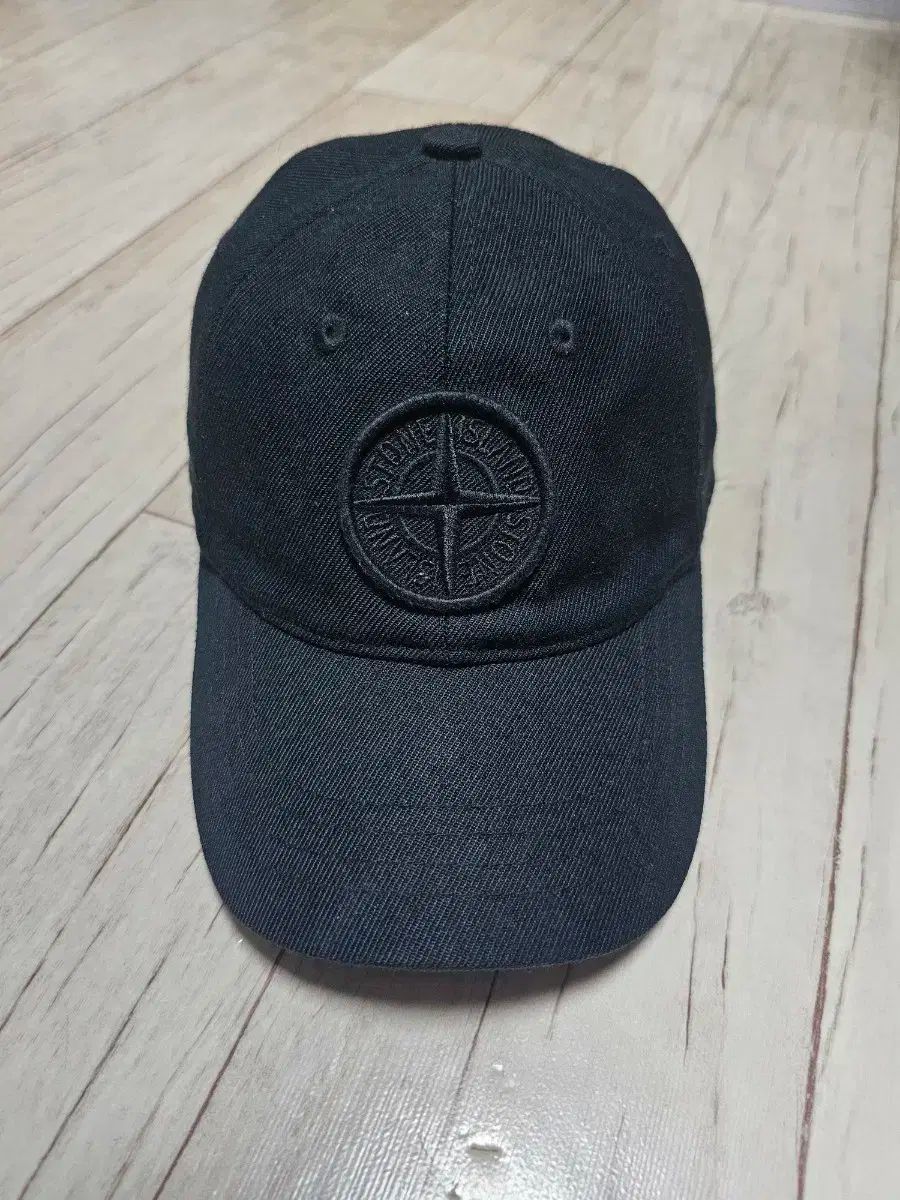 STONE ISLAND ストーンアイランド ベースボールキャップ ブラック マグネット バックル