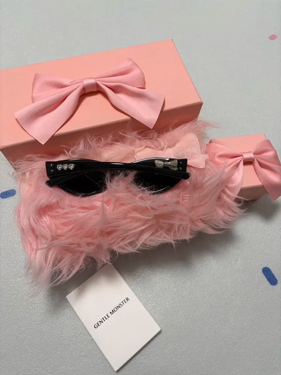ジェントル MONSTER x ジェニ SALON FISH TAIL 01 ブラック グレー サングラス