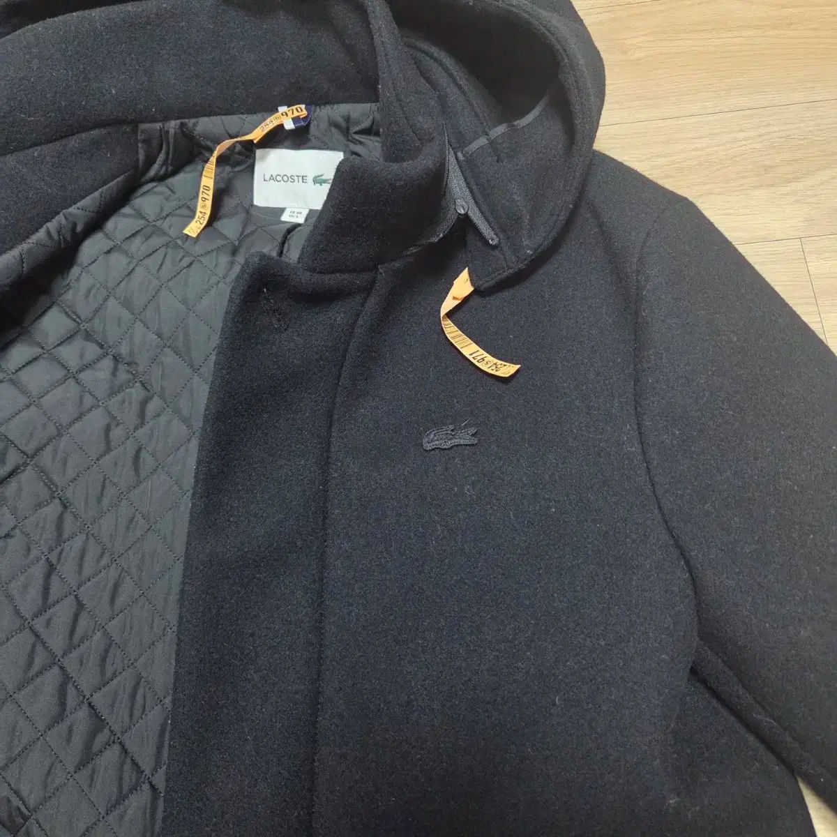 フード取り外し