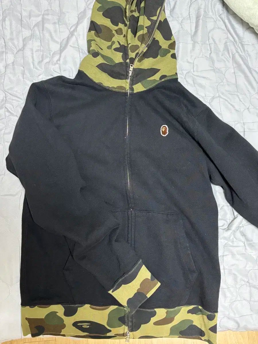 A BATHING APE アベイシングエイプ カモフラ ジップアップ