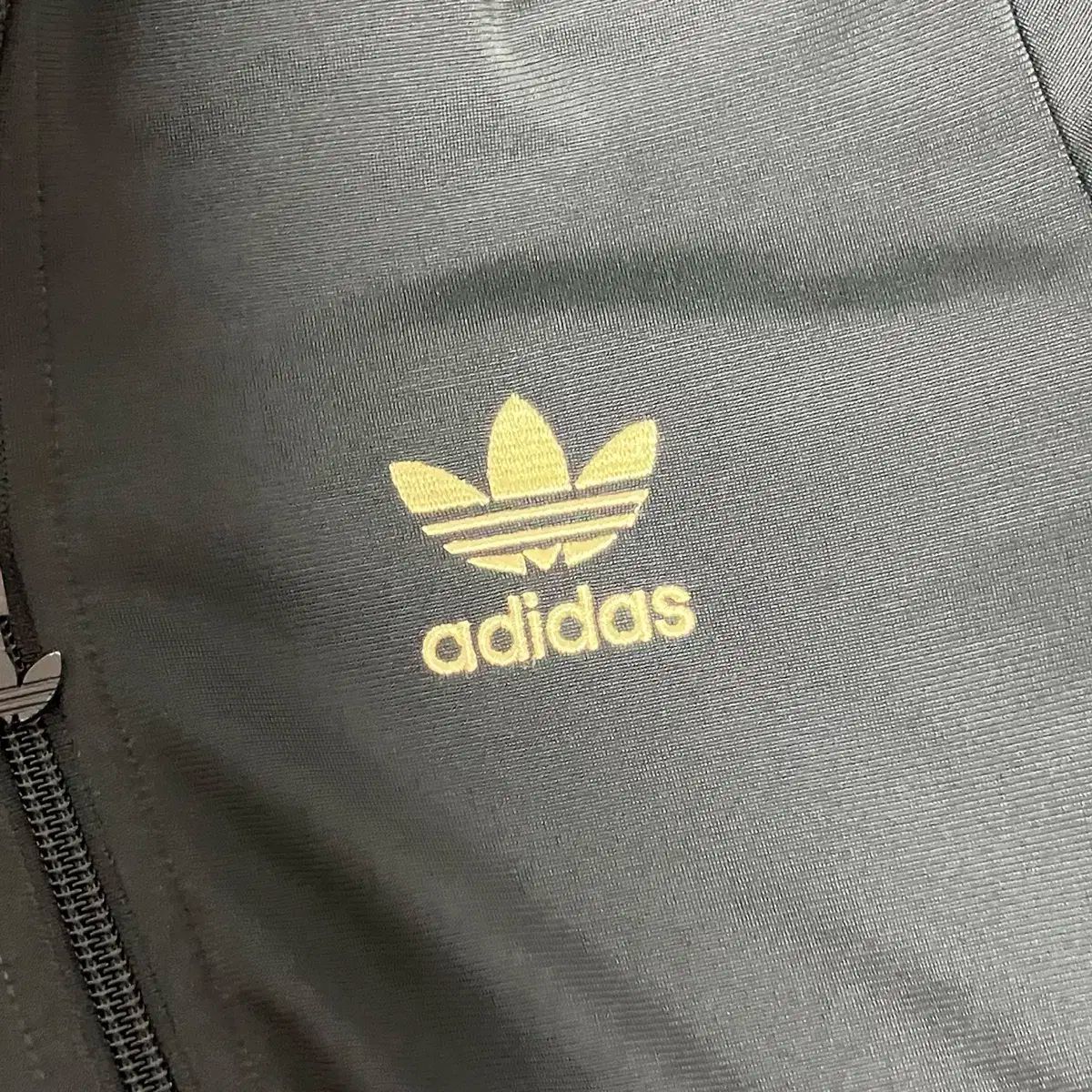 85 adidas アディダス ジャージ ビックロゴ ファイヤーバード カーキ イェロー トラックジャージ GINKGOPHARMACY_COM