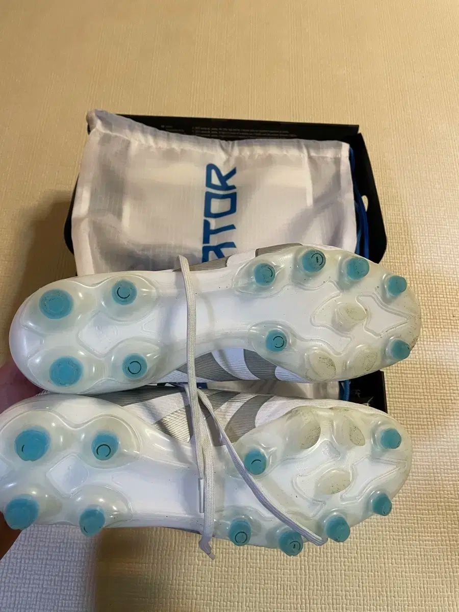 アディダス プレデター エリート hg ag