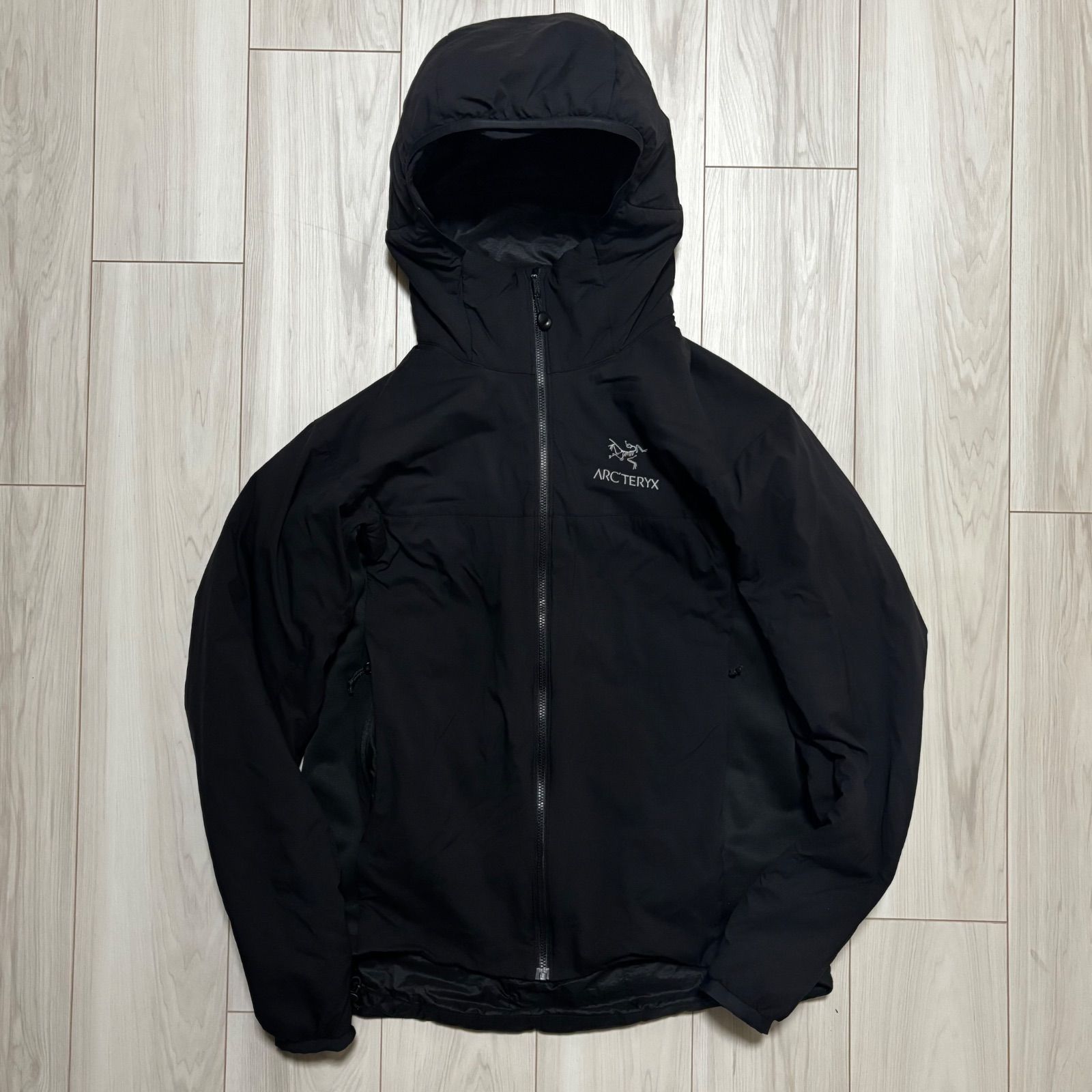 アークテリクス アトムLT メンズM 黒 ブラック コアロフト マウンテン