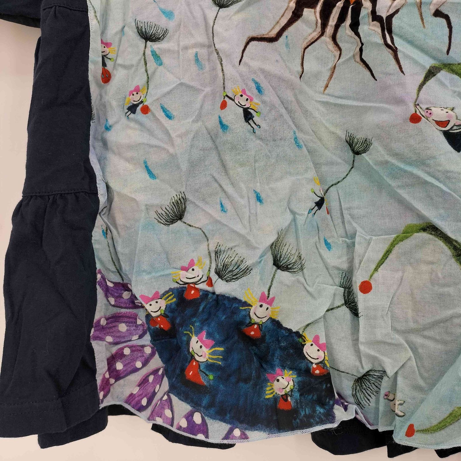 OLLEBOREBLA お花の中のぶたちゃん 五分袖チュニック OLLEBOREBLA お花