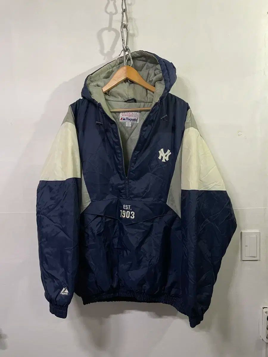 マジェスティック MLB ニューヨークヤンキース スクール アノラック スタジャン オリジナル
