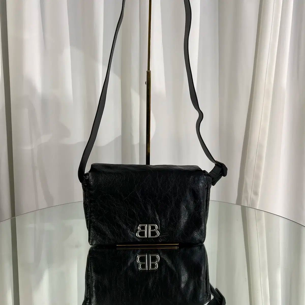 バレンシアガ BBロゴ モナコ メッセンジャーバッグ