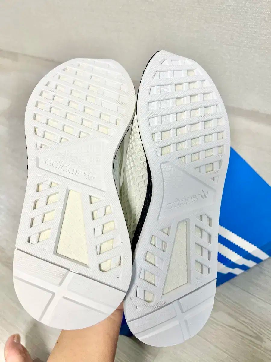 アディダス ディラプト