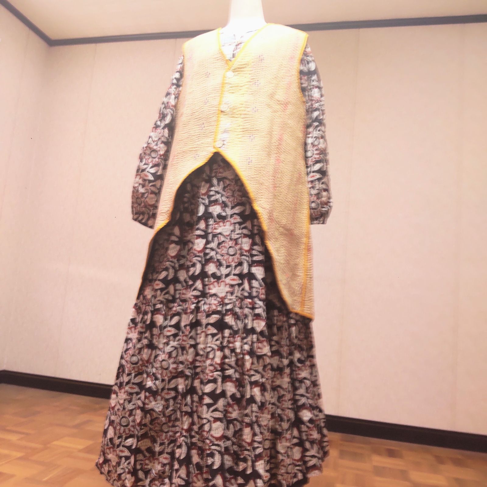 4 グドゥリー ロングベスト ジャケット ヴィンテージ パッチワーク カンタ刺繍 ボロ インド ビンテージ BORO アンティーク シャビーシック ラリーキルト 手縫い 刺し子 ハンドメイド 刺子 ジレ