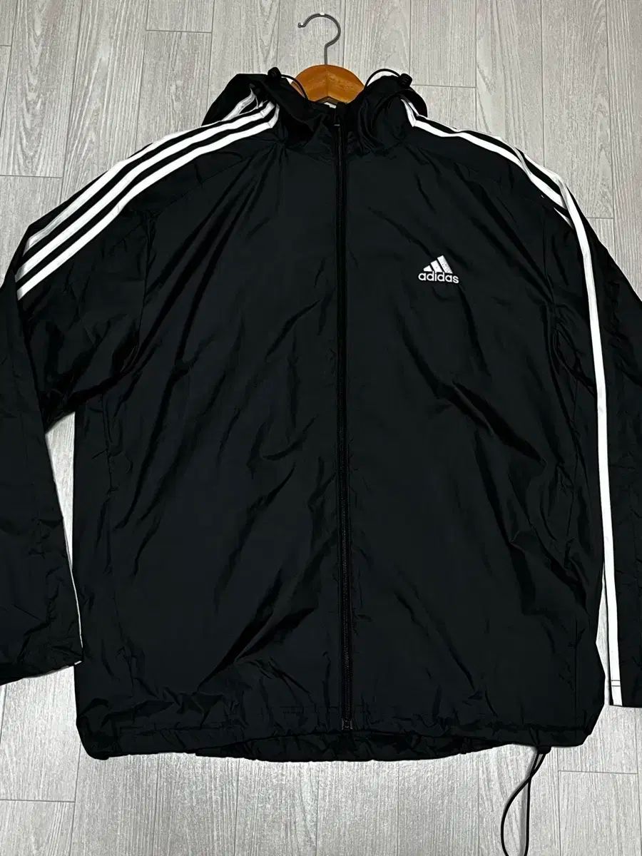 アディダス ESSENTIALS エッセンシャルズ 3S ウーブン ウィンドブレーカー ジャケット ブラック KR XL
