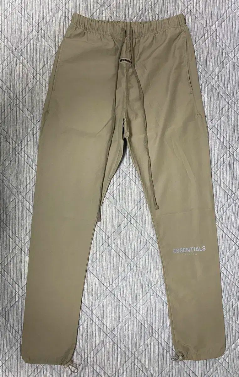 FEAR OF GOD フィアオブゴッド ESSENTIALS エッセンシャルズ ナイロン ウーブンパンツ XS