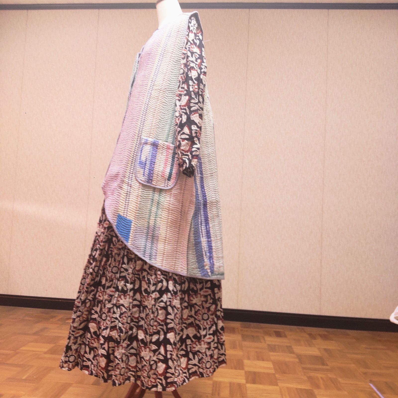 3 グドゥリー ロングベスト ジャケット ヴィンテージ パッチワーク カンタ刺繍 ボロ インド ビンテージ BORO アンティーク シャビーシック ラリーキルト 手縫い 刺し子 ハンドメイド 刺子 ジレ