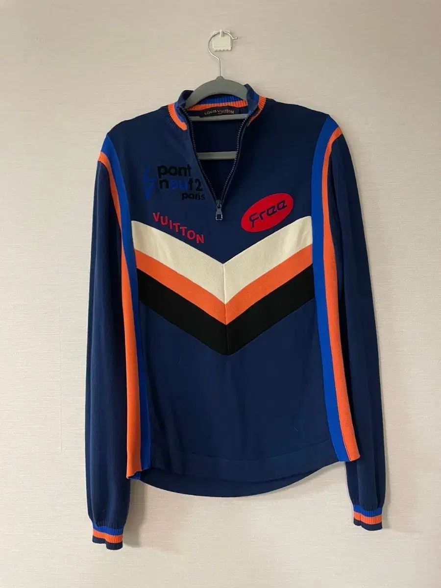 ルイヴィトン スリーブ ニット ユニセックス