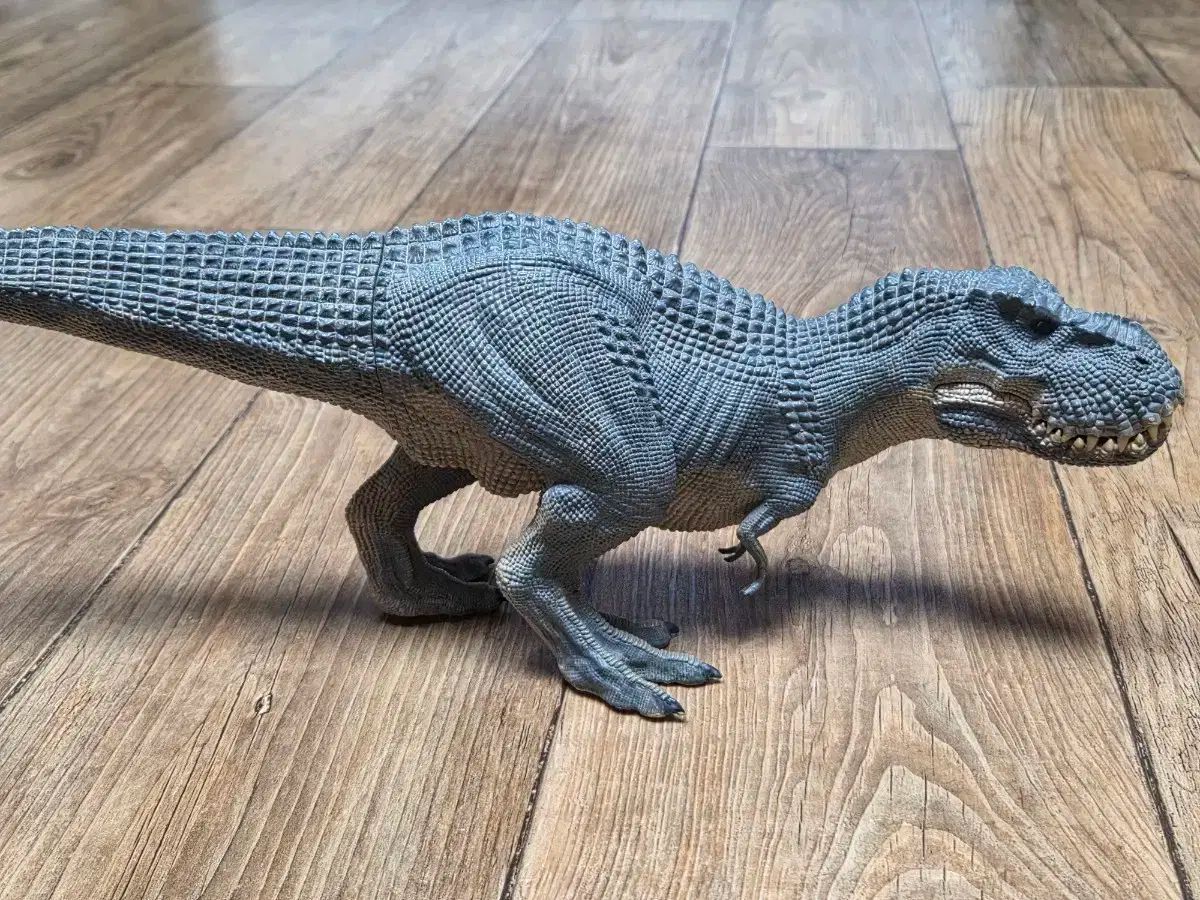 リーボ バスタトサウルス ブル フィギュア