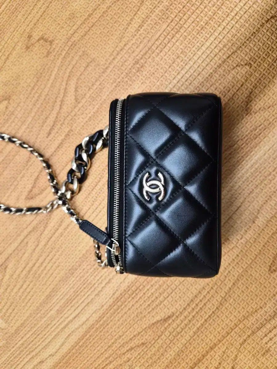 シャネル BIGチェーン スクエア ヴァニティバッグ