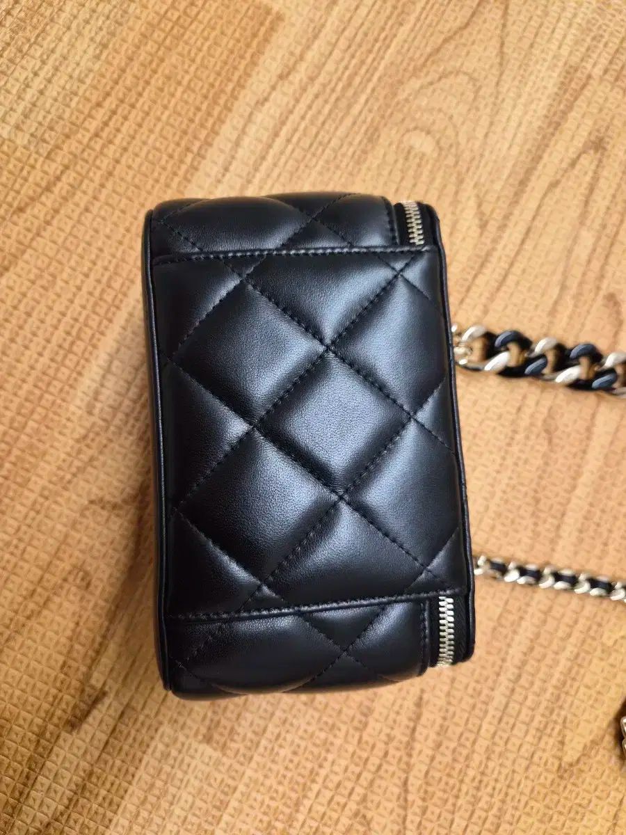 シャネル BIGチェーン スクエア ヴァニティバッグ