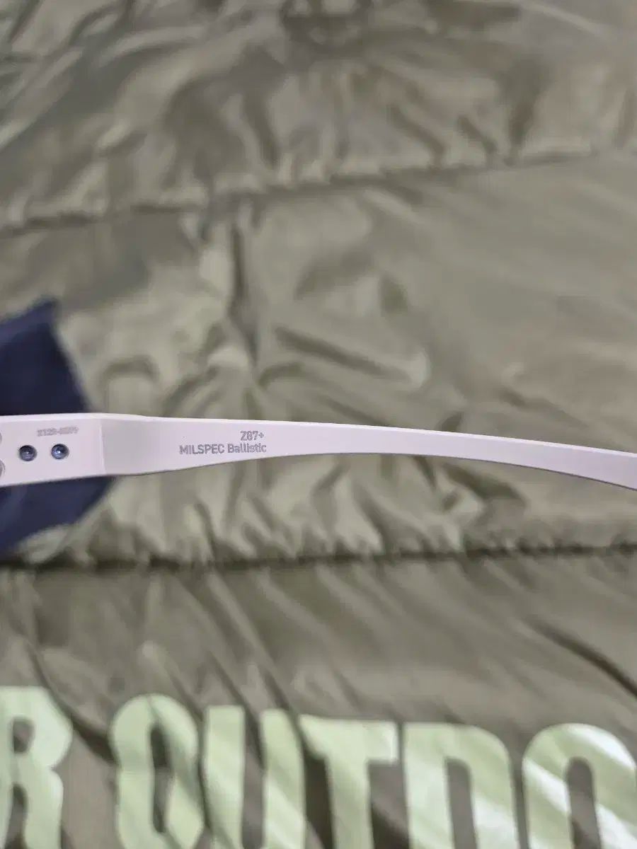 ブラスト シールド