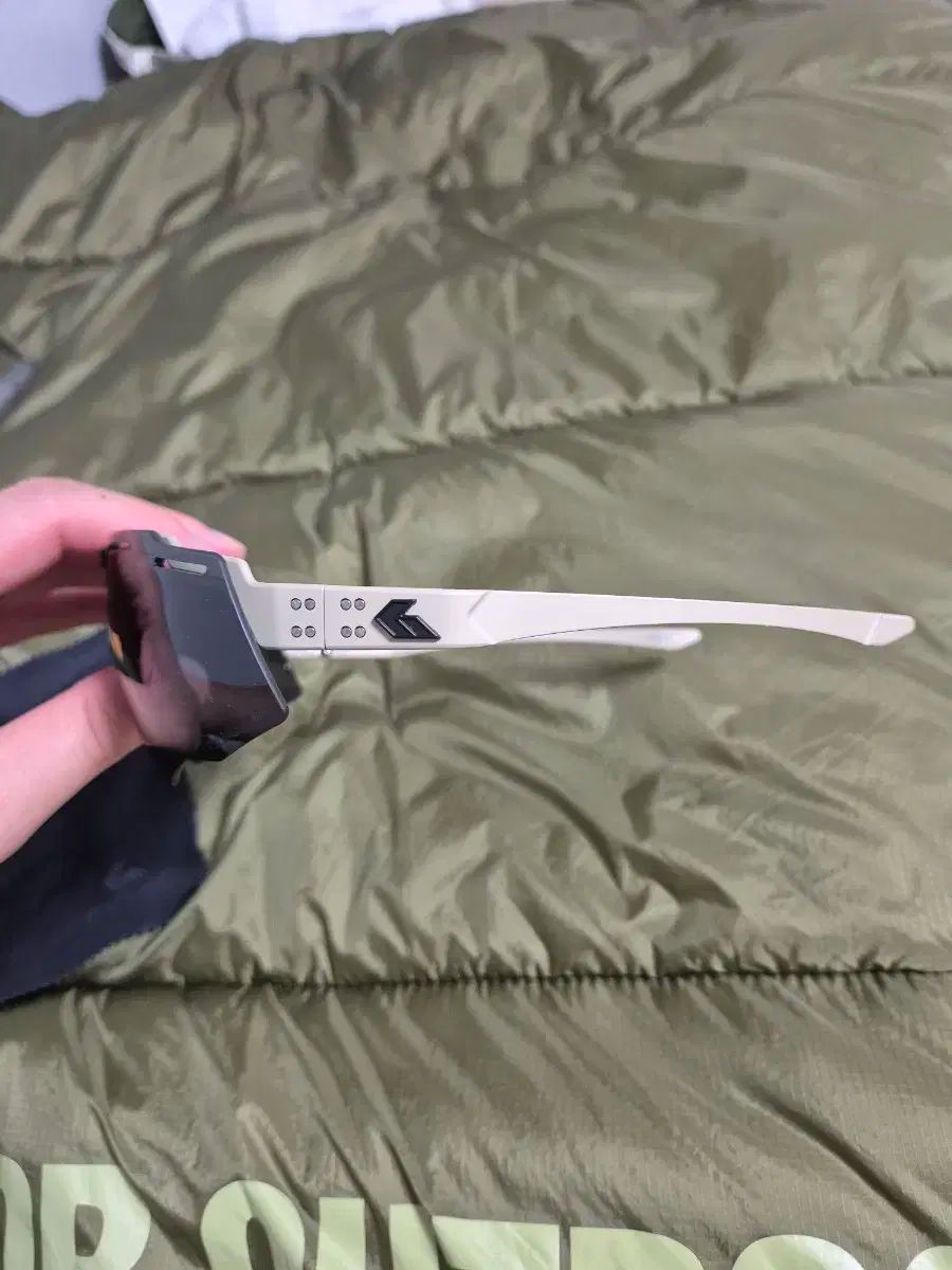 ブラスト シールド