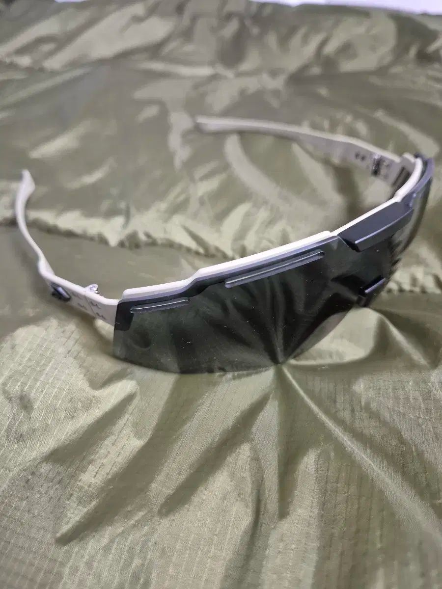  ガトッズ ブラスト シールド ミルスペック サングラス 小物