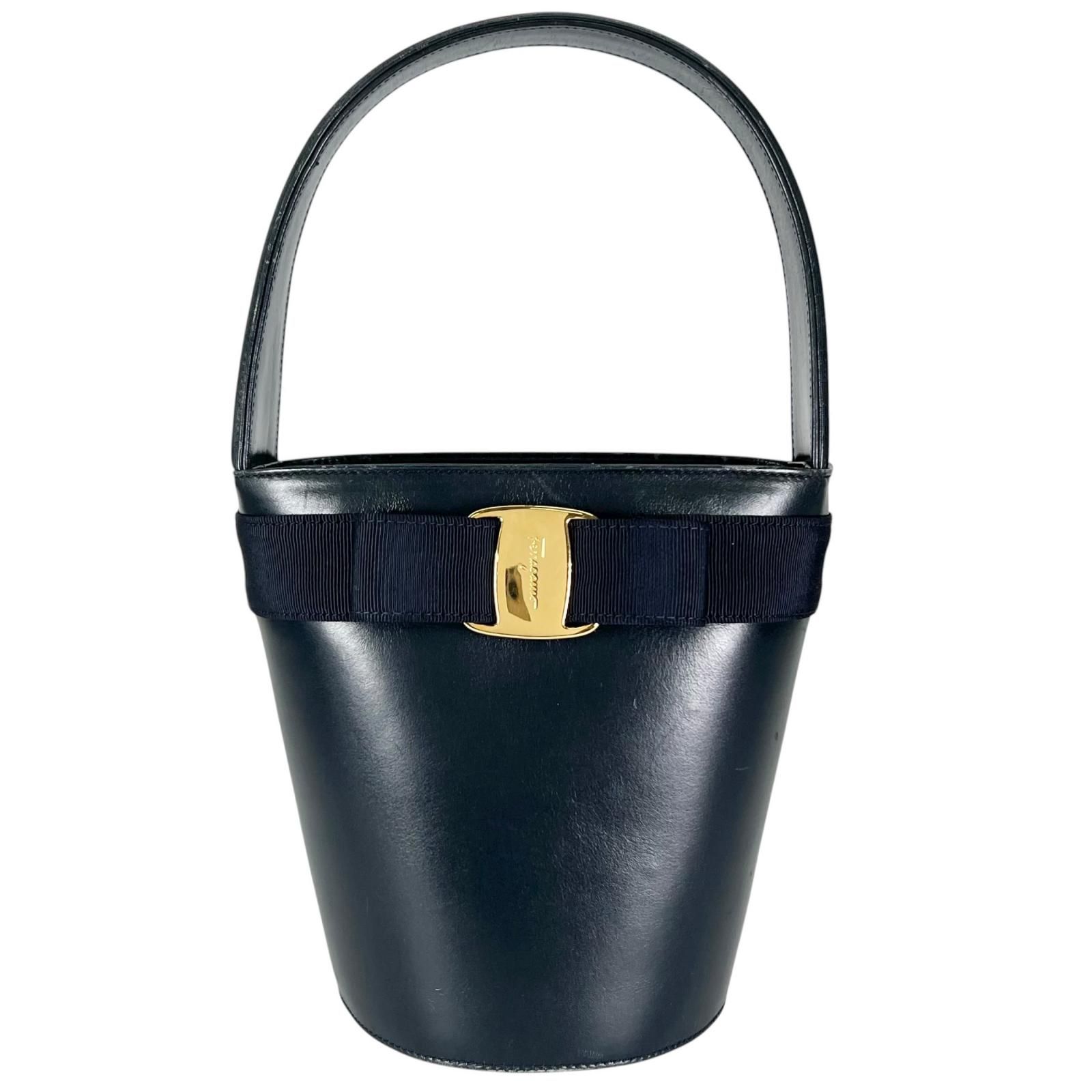 Salvatore Ferragamo サルヴァトーレフェラガモ ヴァラ ハンドバッグ 