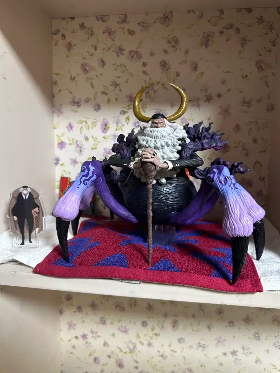 ONE PIECE 一番くじ サターン城 ラストワン フィギュア ボックスO